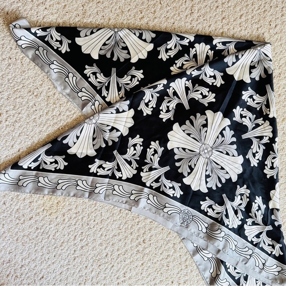 100% Silk Black and White Medallion Square Floral Scarf - Picture 4 of 7